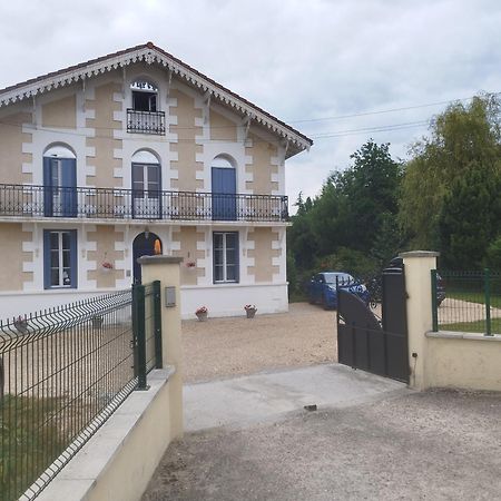 Montplaisir Bed & Breakfast Montendre Dış mekan fotoğraf