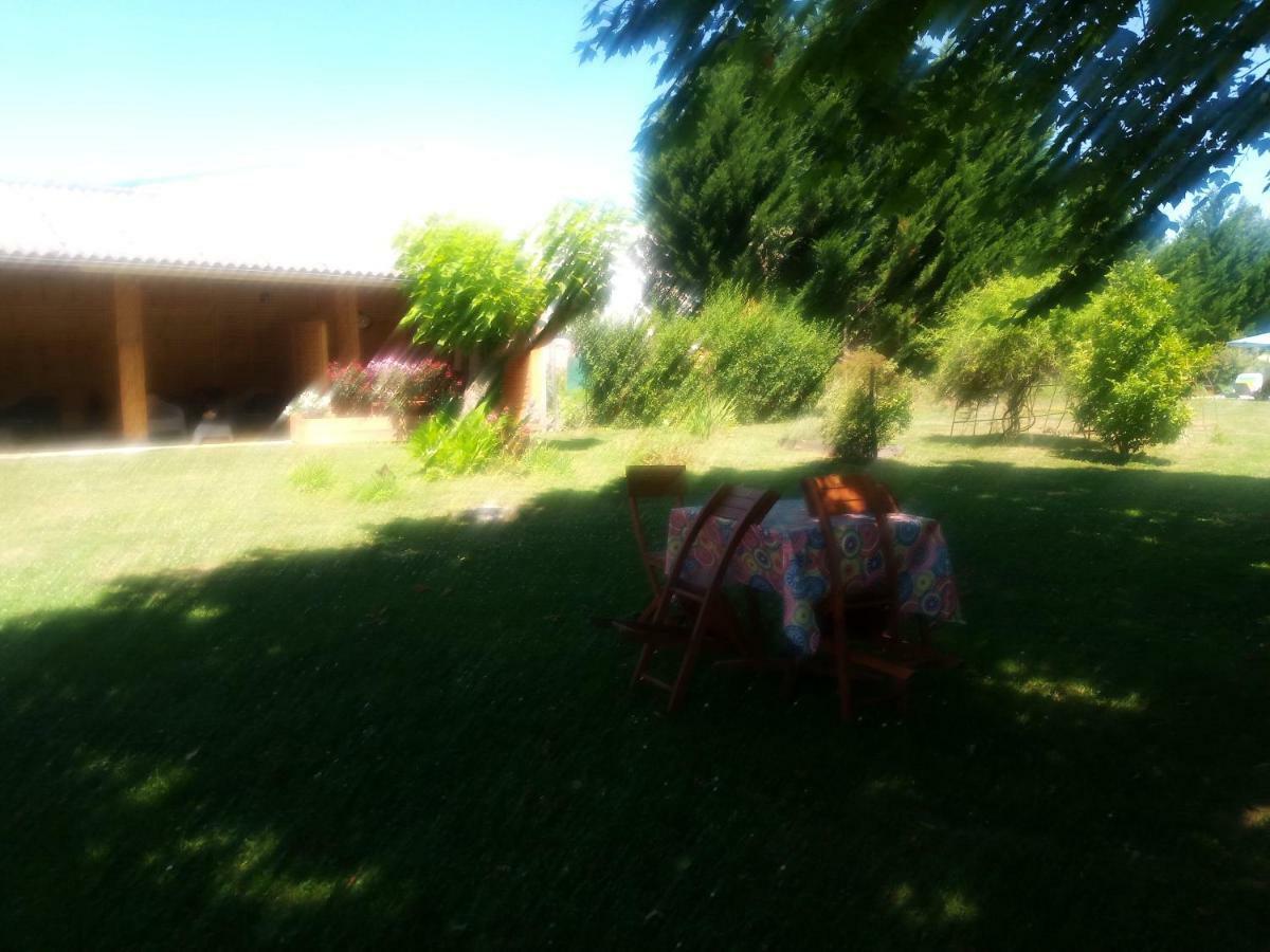 Montplaisir Bed & Breakfast Montendre Dış mekan fotoğraf
