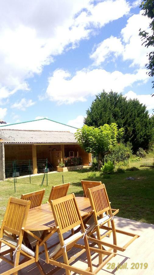Montplaisir Bed & Breakfast Montendre Dış mekan fotoğraf